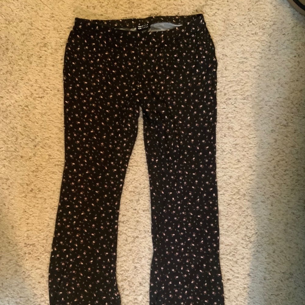 Billabong Flared Capris